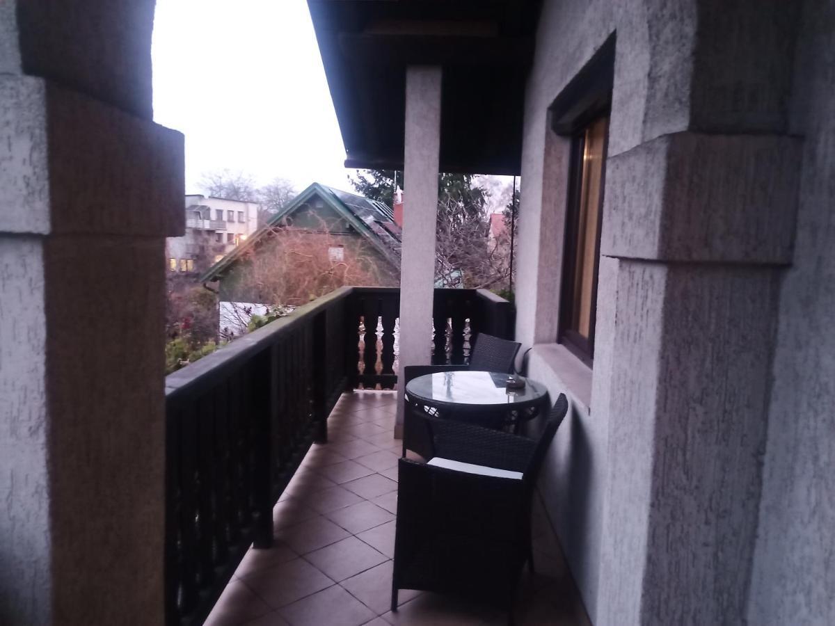 W Domu Z Duzym Ogrodem Krakau